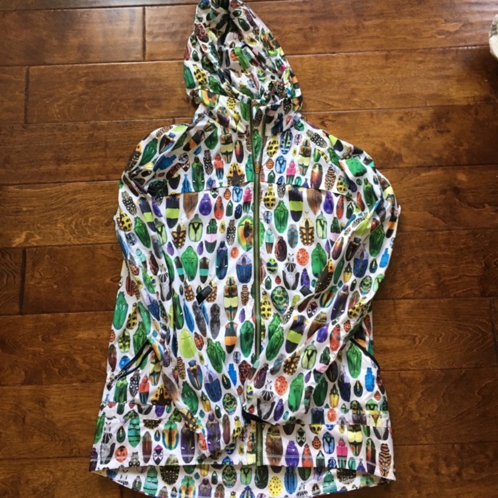 ISO lululemon seawheeze bugs